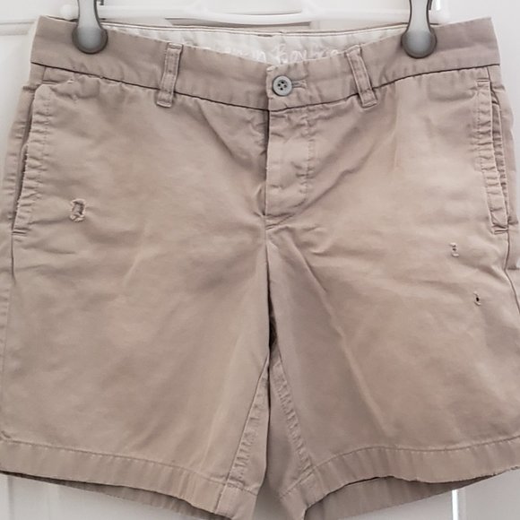 J CREW distressed shorts US04 - Picture 2 of 2